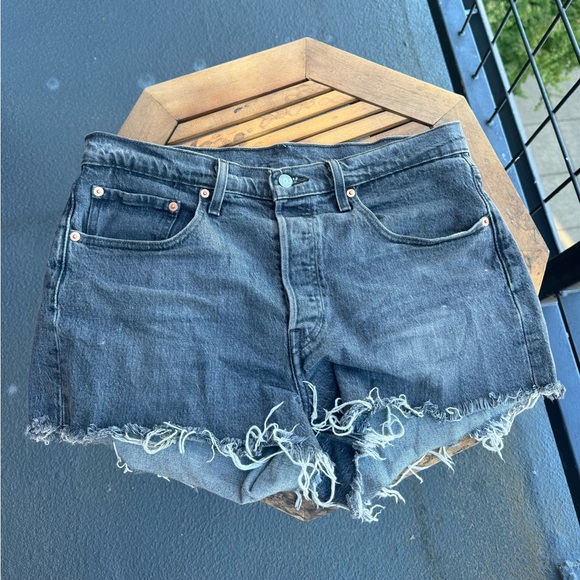 Levi’s 501 original fit High Rise Gray shorts - Picture 1 of 2